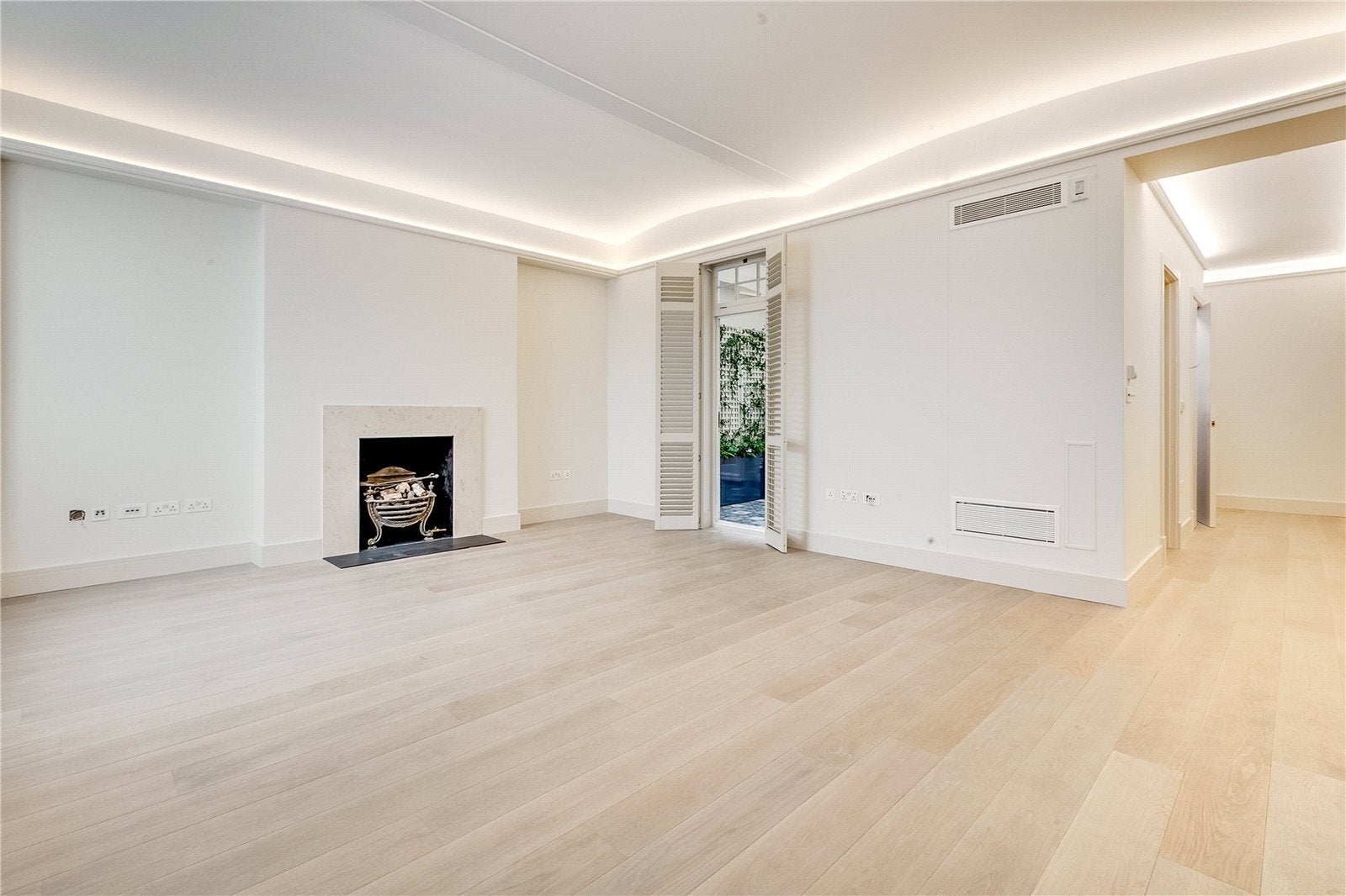 Flat Rutland Gate in City of Westminster