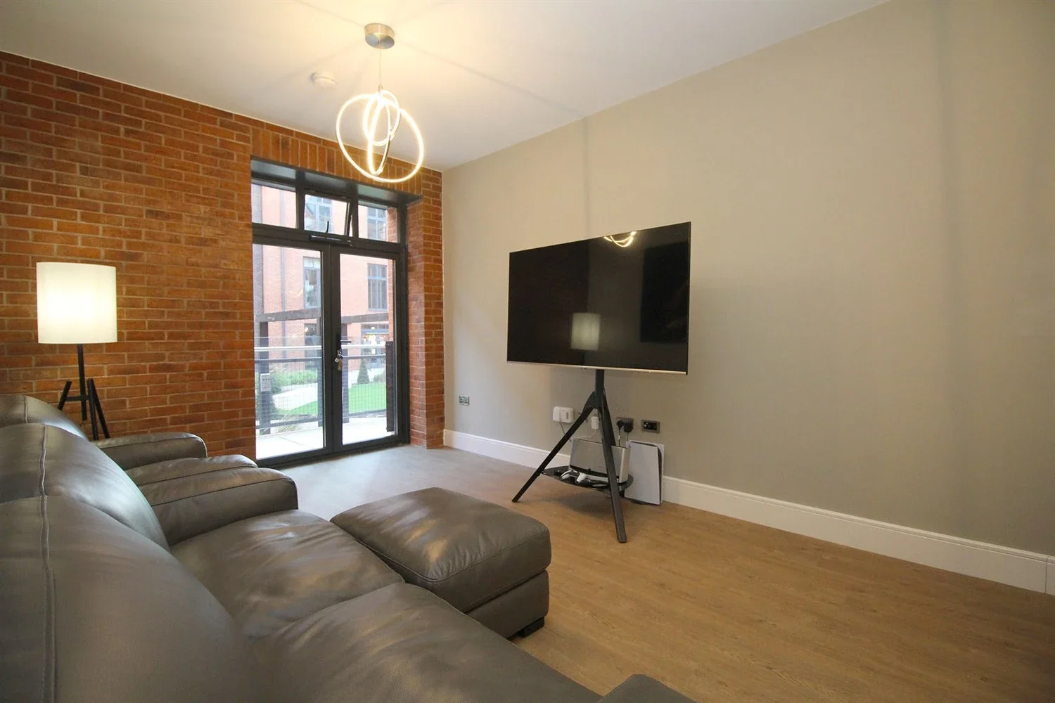 Flat Falcon Street in Charnwood