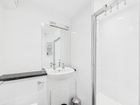 Flat Dundonald Street in City of Edinburgh