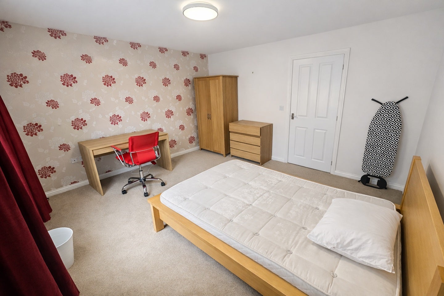 Room Magnus Court in Derby