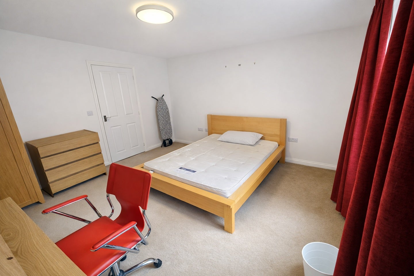 Room Magnus Court in Derby