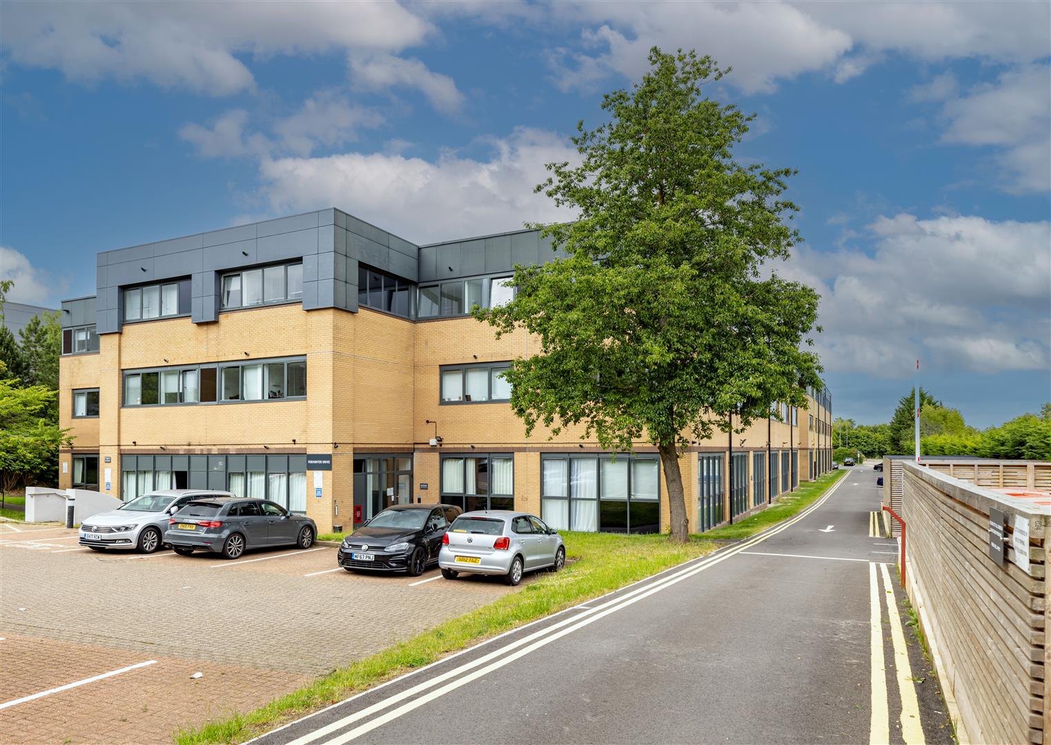 Flat Foxhunter Drive in Milton Keynes