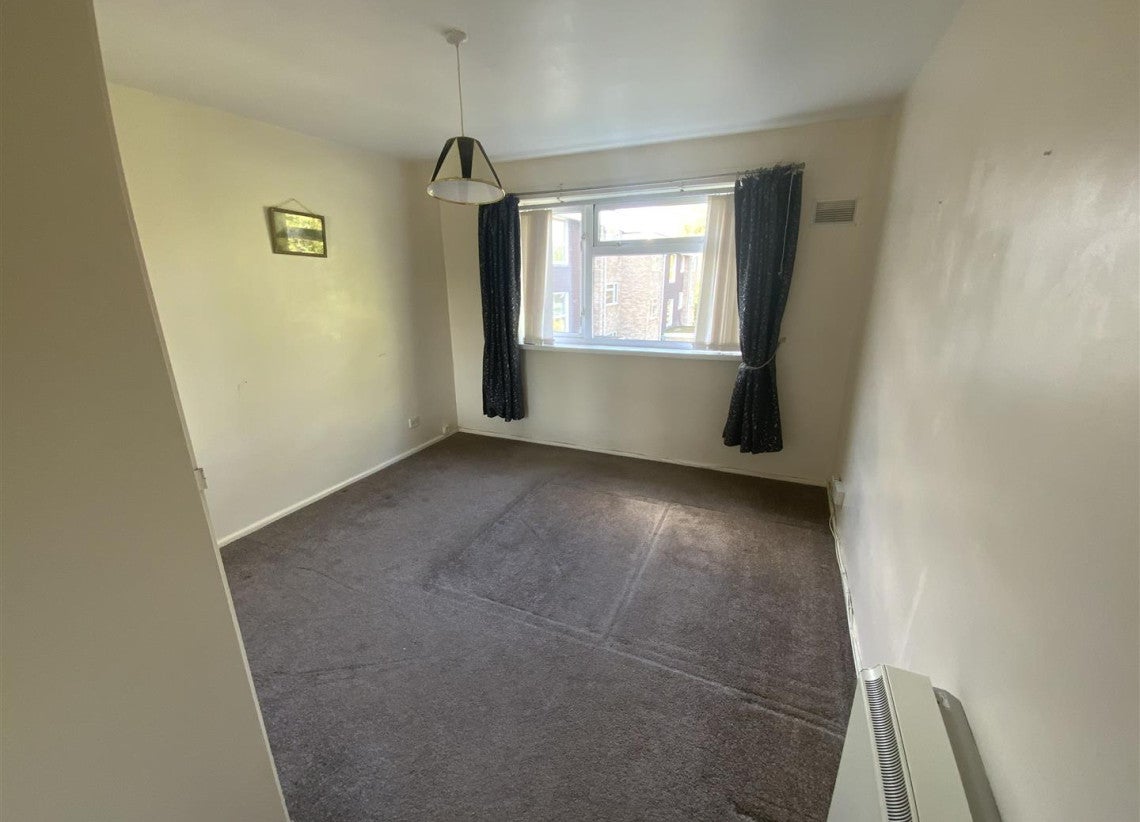 Flat Ulverley Crescent in Metropolitan Borough of Solihull