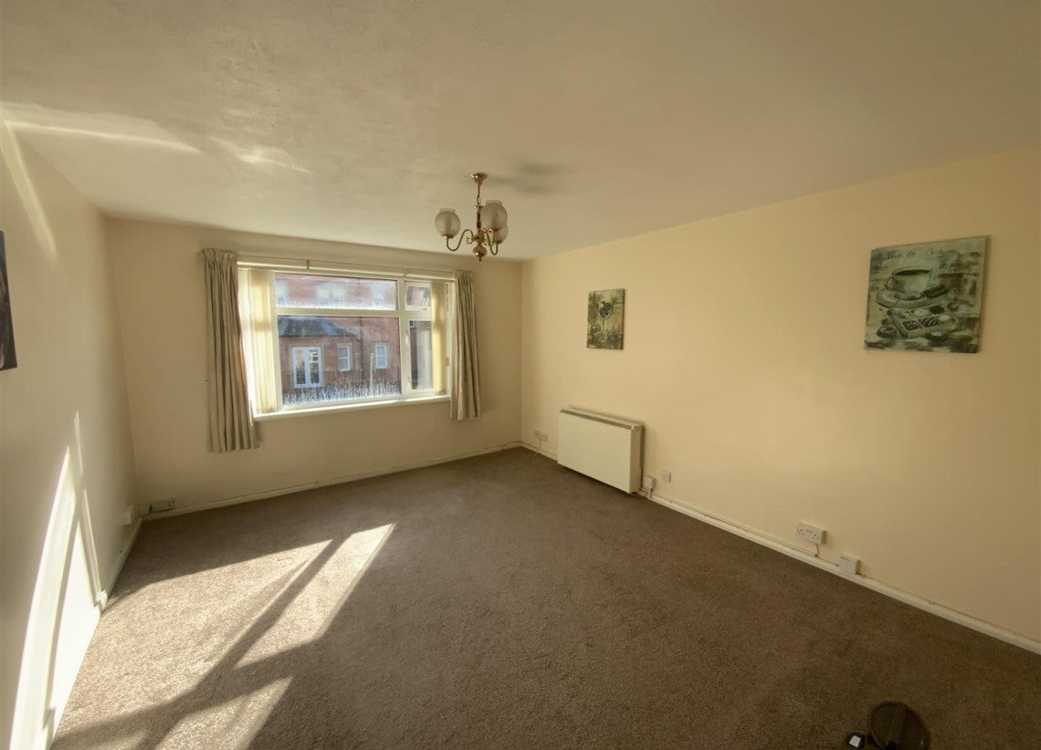 Flat Ulverley Crescent in Metropolitan Borough of Solihull