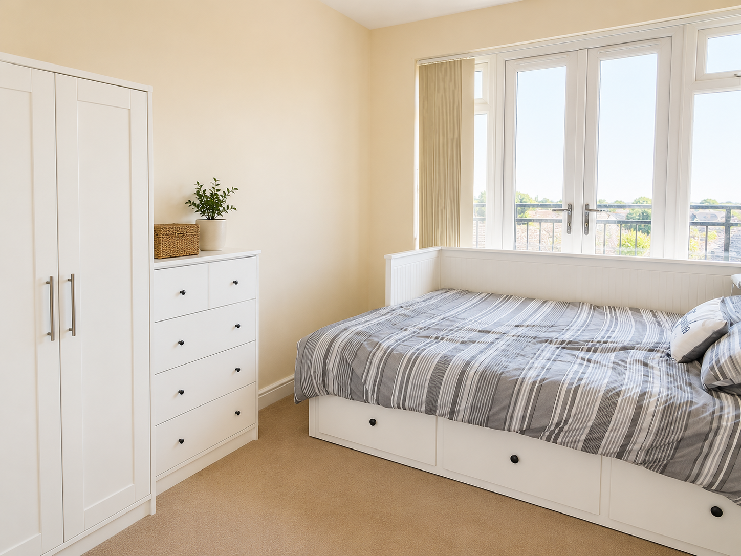 Flat Hulbert Road in Waterlooville