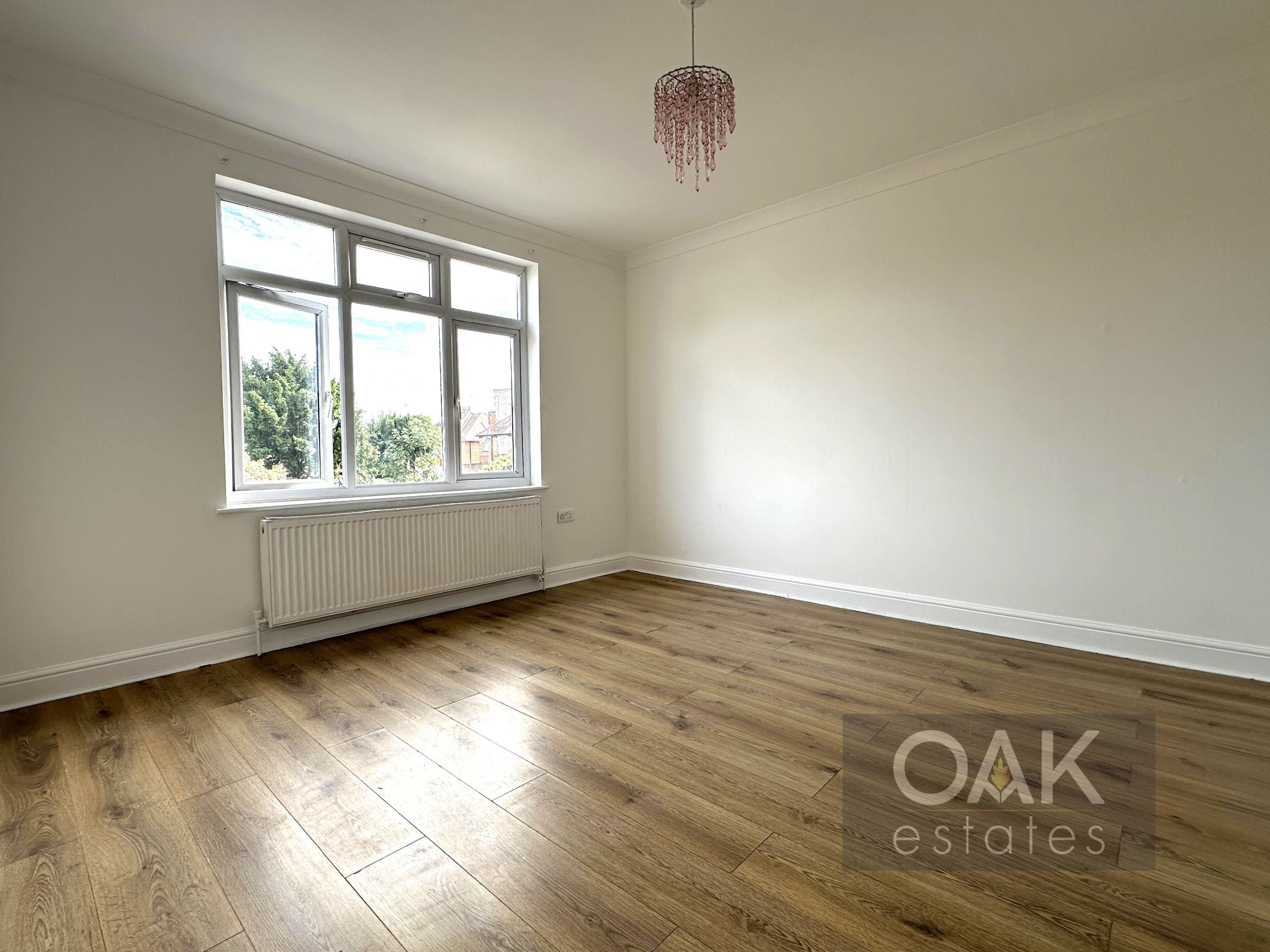 Flat Edward Close in Greater London