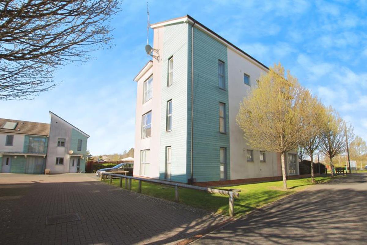 Flat Little Locky Close in Bristol