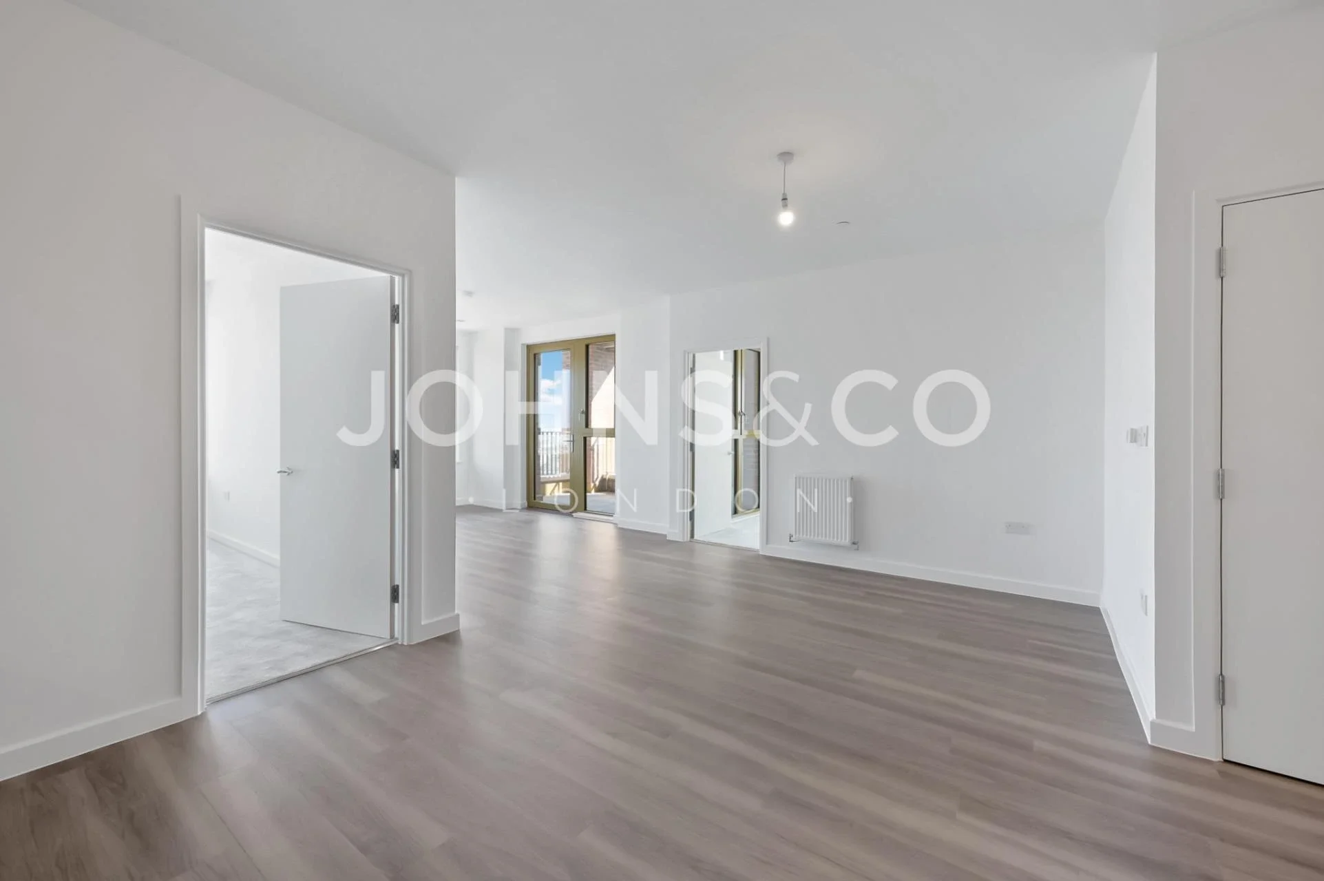 Flat Ilderton Road in Greater London