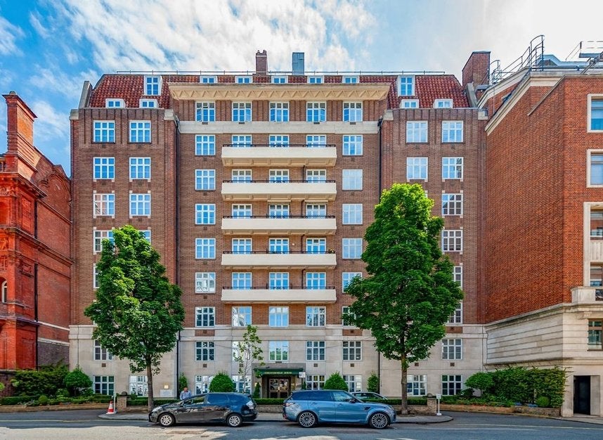 Flat Chesterfield Gardens in City of Westminster
