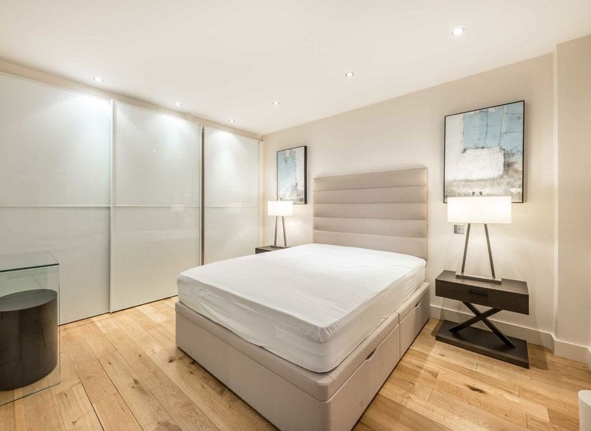 Flat Chesterfield Gardens in City of Westminster