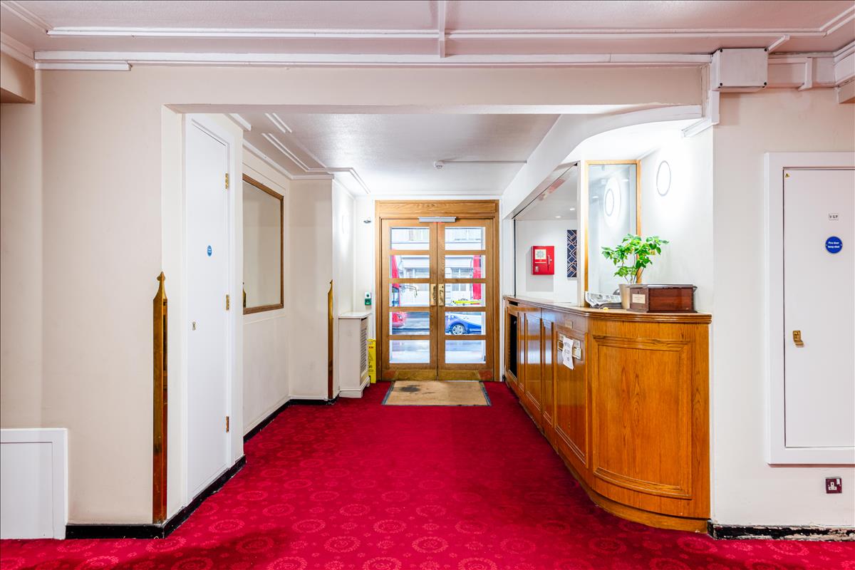 Flat Coram Street in Greater London