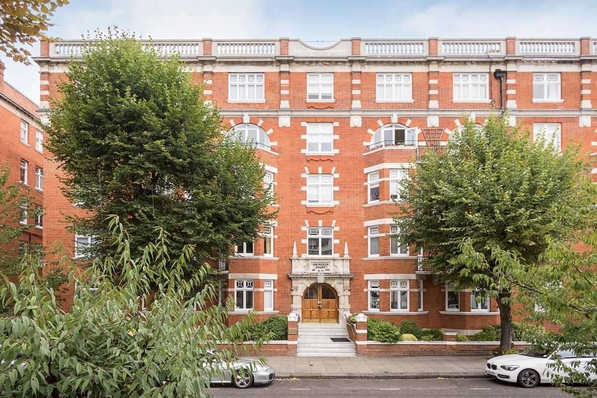 Flat Abingdon Villas in Greater London