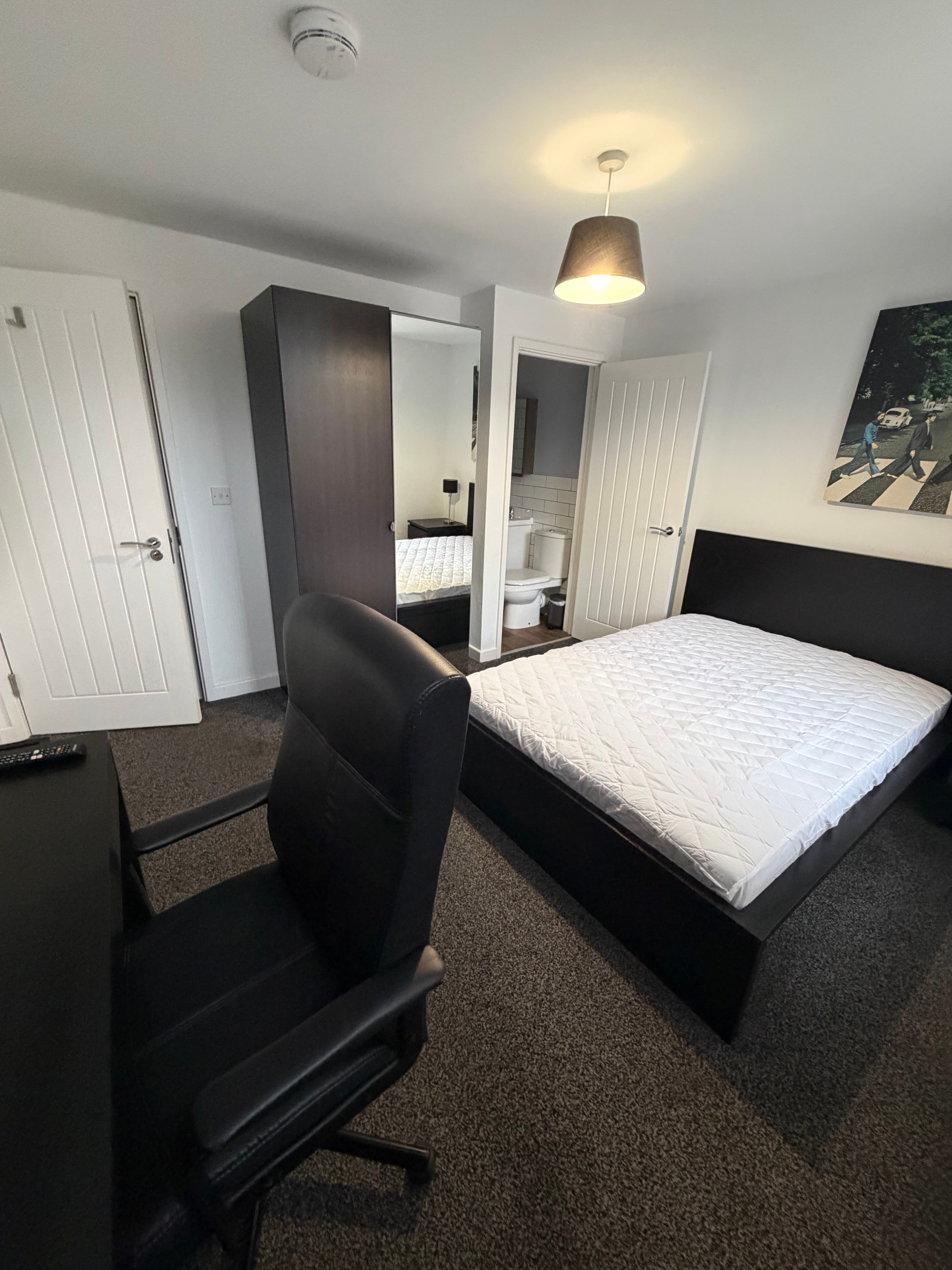 Room Umberslade Road in Birmingham