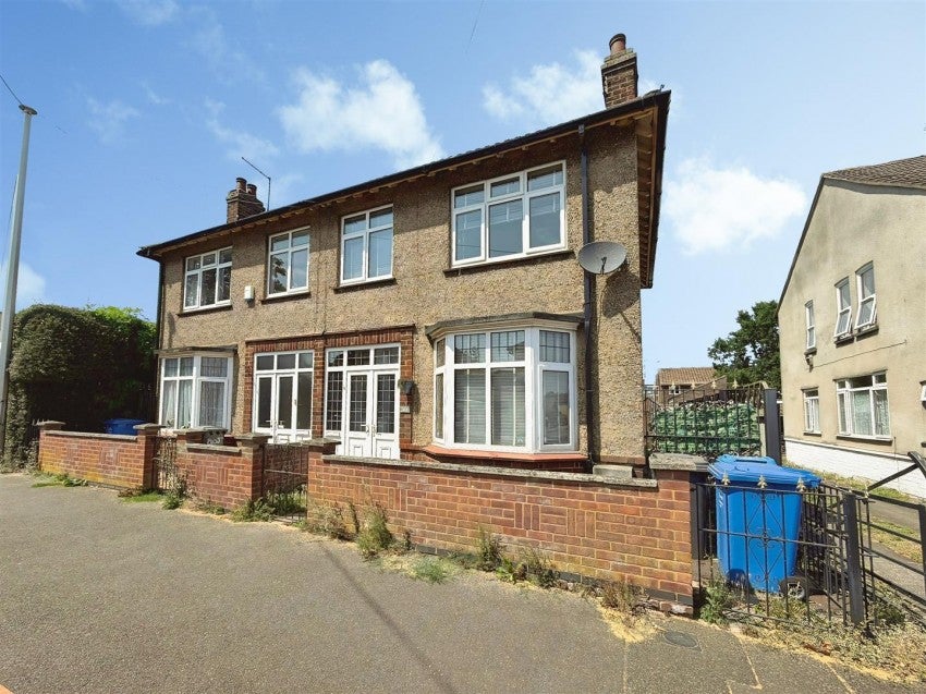 House Blandford Avenue in Kettering