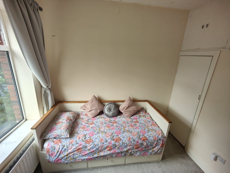 Room Tyndall Street in Oldham