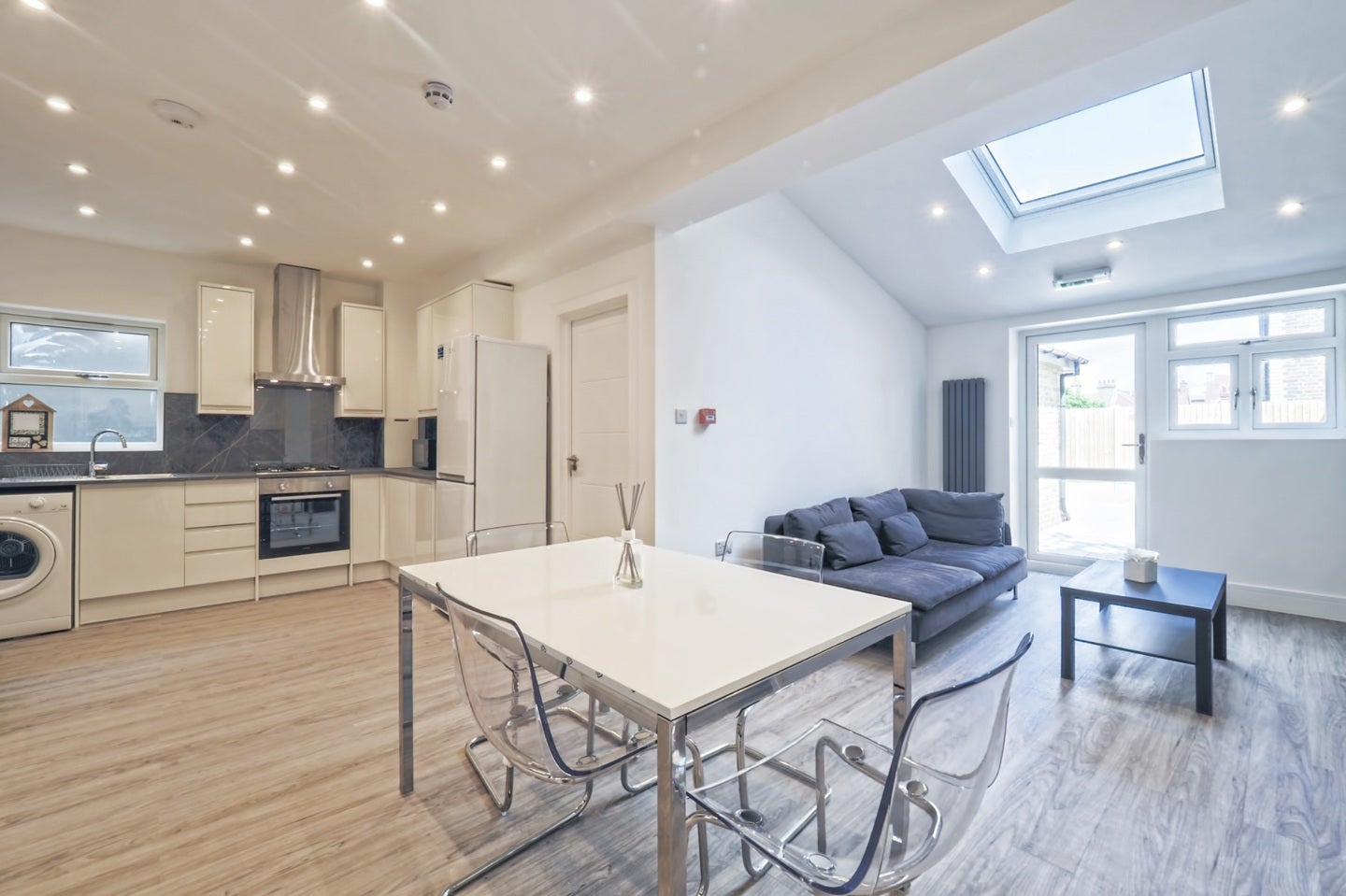 Room St John's Road in Watford