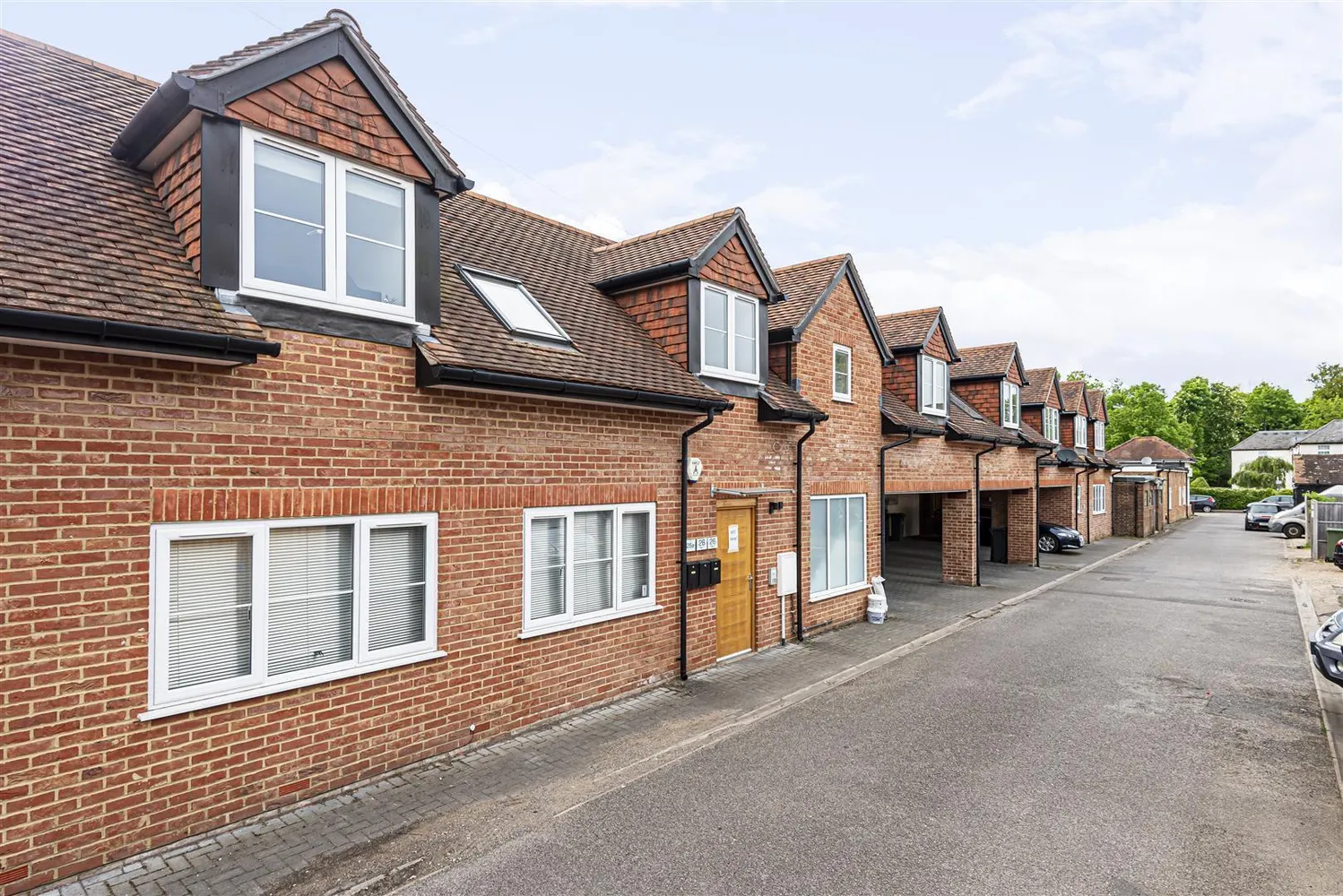 Flat Station Parade in Guildford