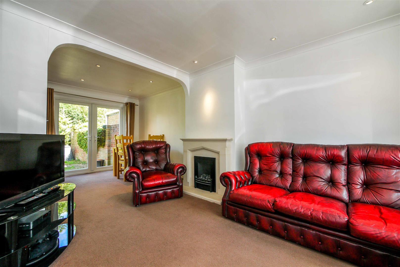 House Walnut Tree Road in London