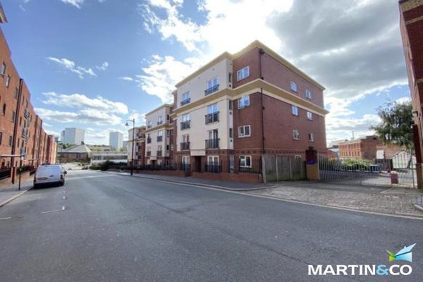 Flat Newhall Hill in Birmingham