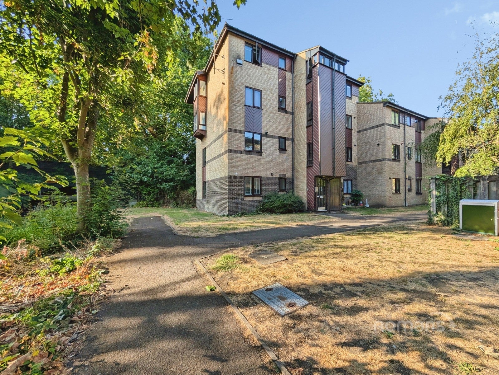 Flat St Paul's Court in Reading