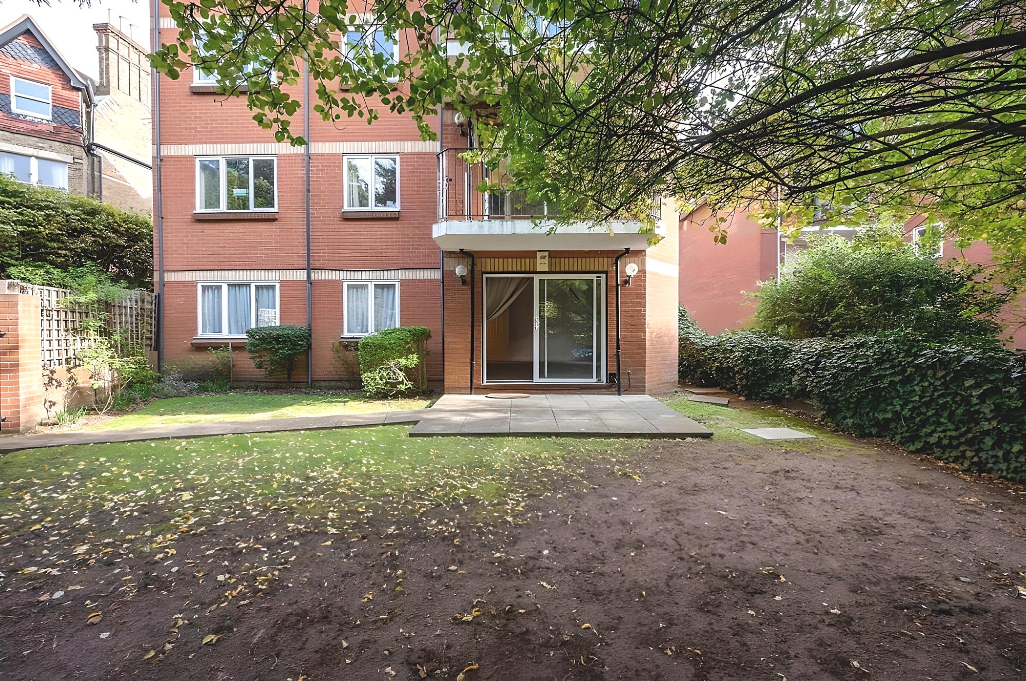 Flat The Downs in Greater London