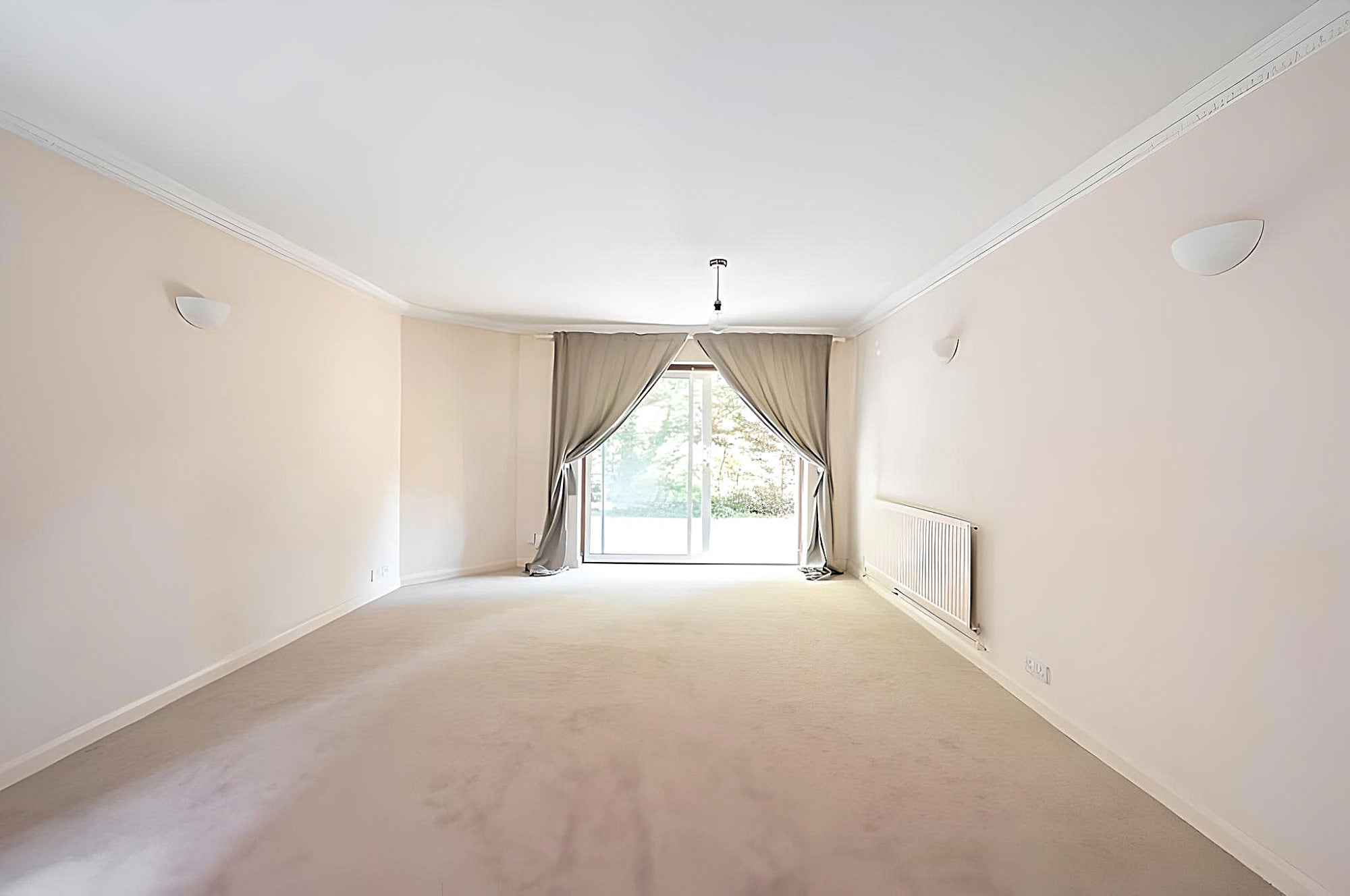 Flat The Downs in Greater London