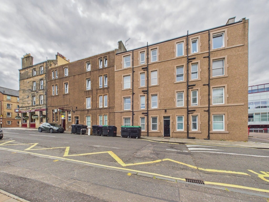 Flat McLeod Street in City of Edinburgh