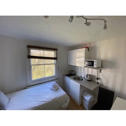 Room Holland Road in London