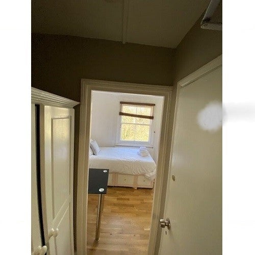 Room Holland Road in London