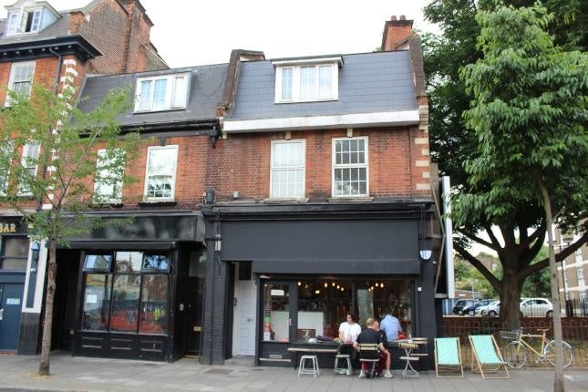 Flat Canonbury Road in Greater London