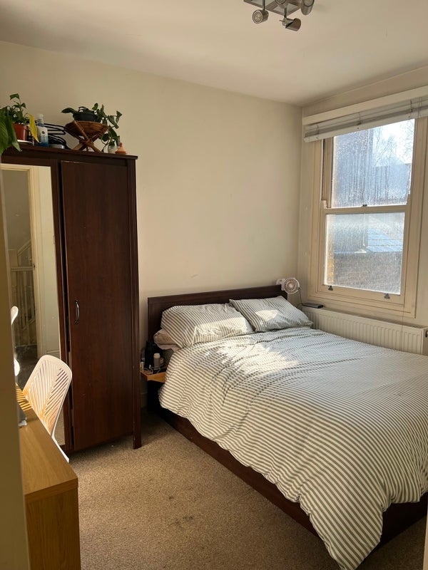 Room Kerrison Road in Greater London