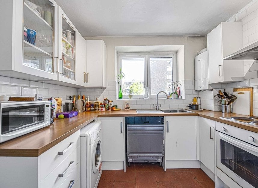 Flat Broomgrove Road in Greater London