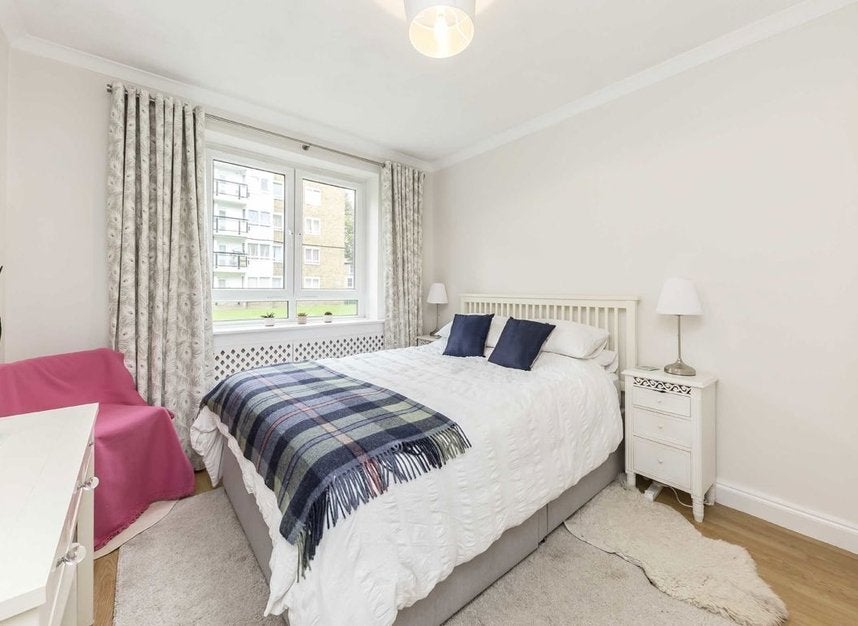 Flat Broomgrove Road in Greater London