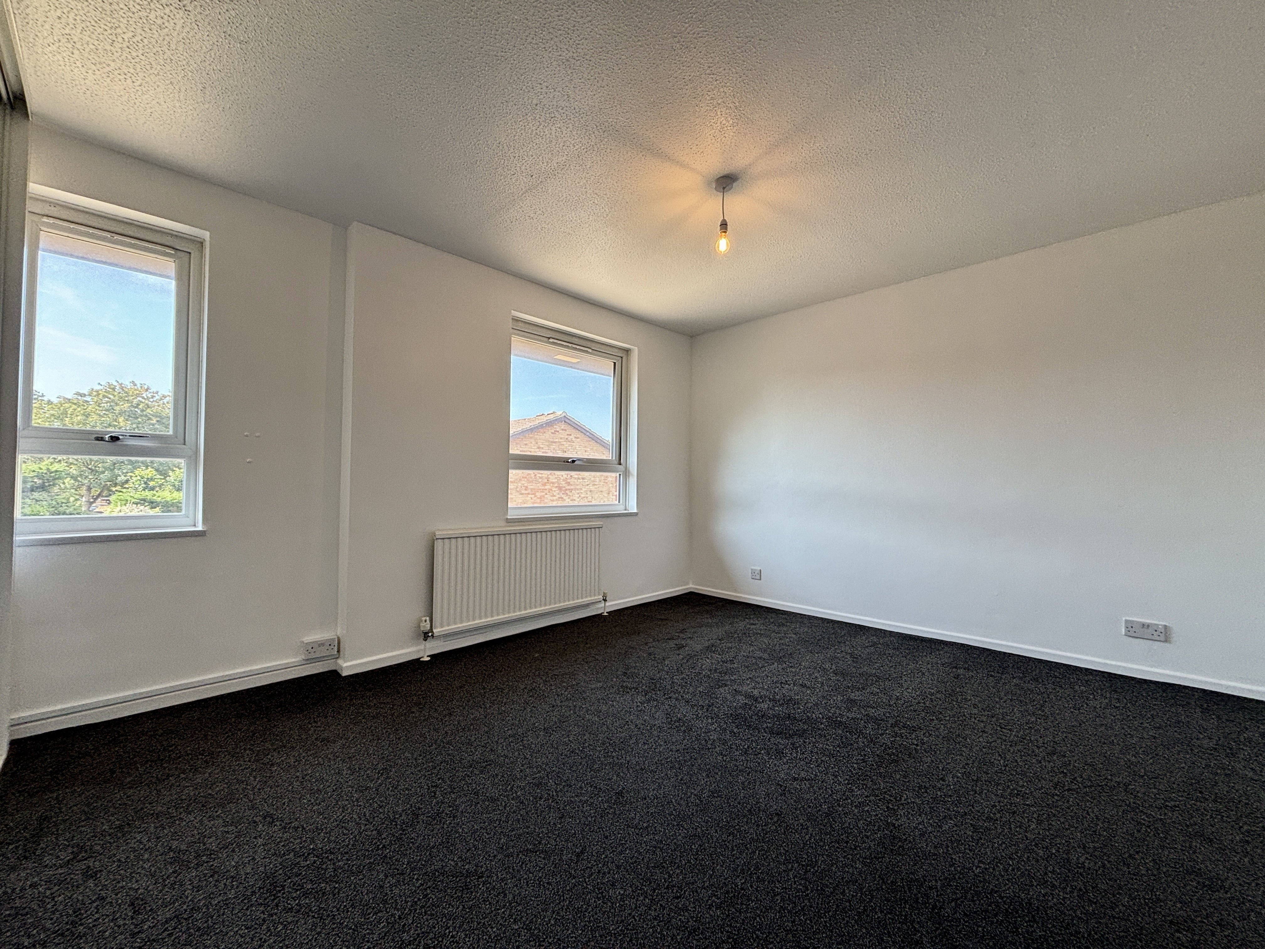 Flat Foxgrove Road in Greater London