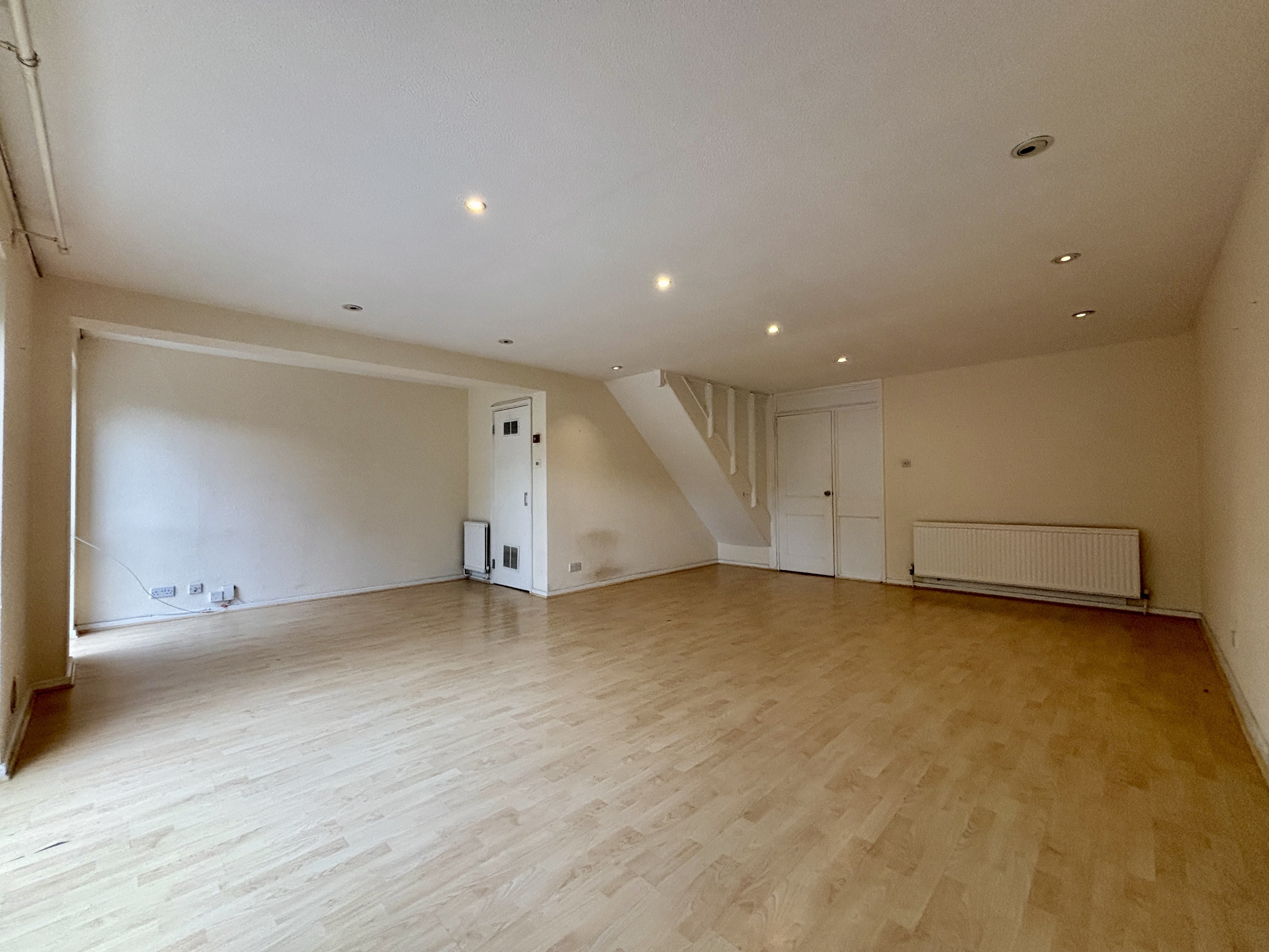 Flat Foxgrove Road in Greater London