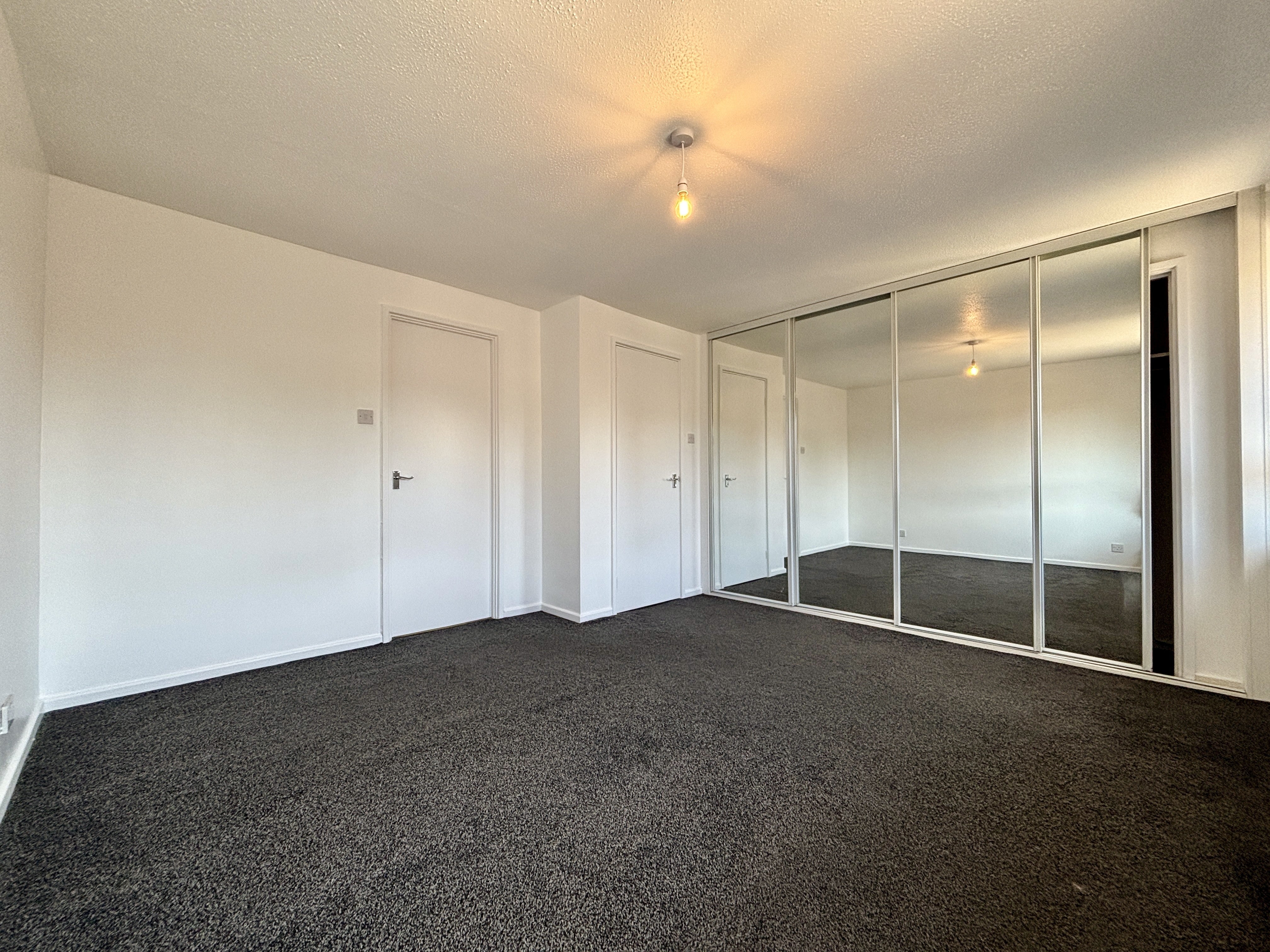 Flat Foxgrove Road in Greater London