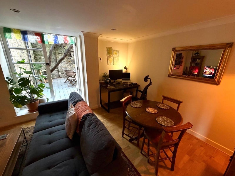 Room Cephas Street in Greater London