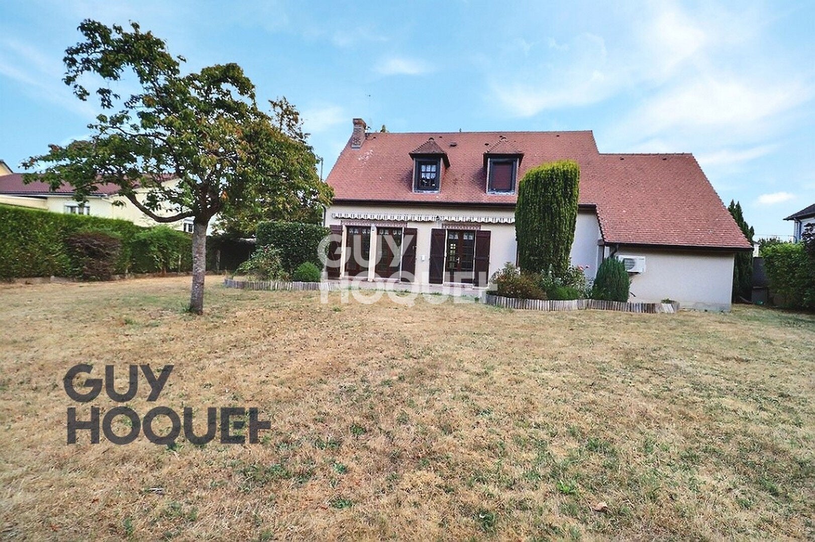 House Rue de la Charentonne in Bernay