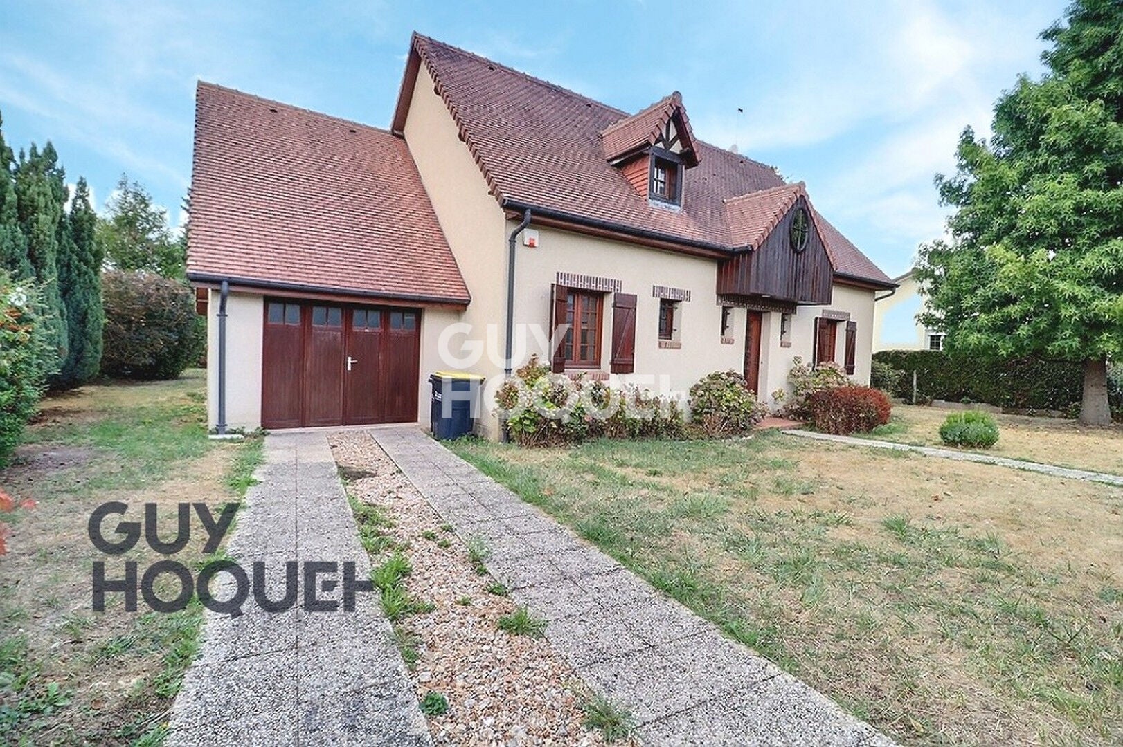 House Rue de la Charentonne in Bernay