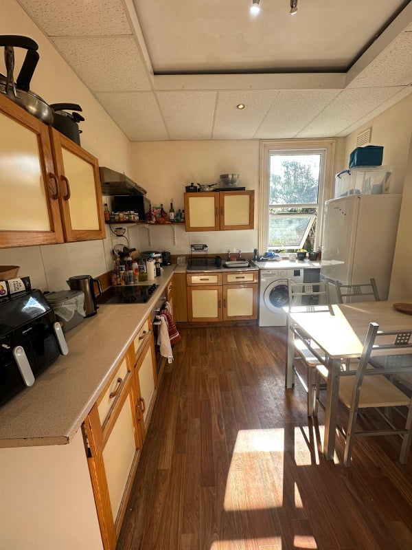 Room Laitwood Road in Greater London