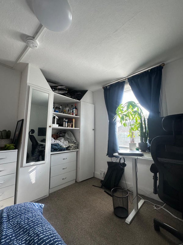 Room Laitwood Road in Greater London