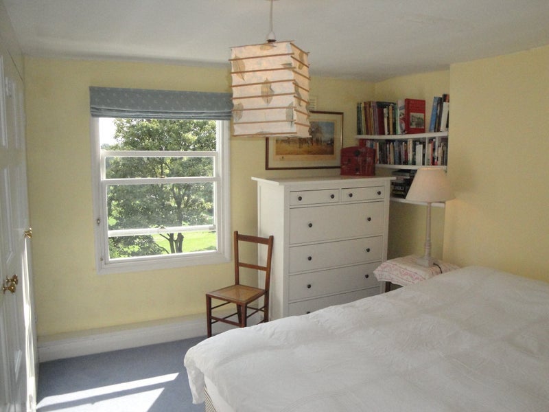 Room Stockwell Park Road in Greater London