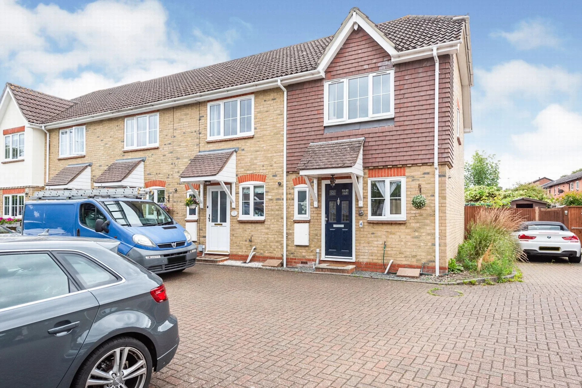 House Clifton Gardens in Surrey Heath