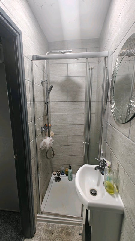 Room Great Cheetham Street East in Salford