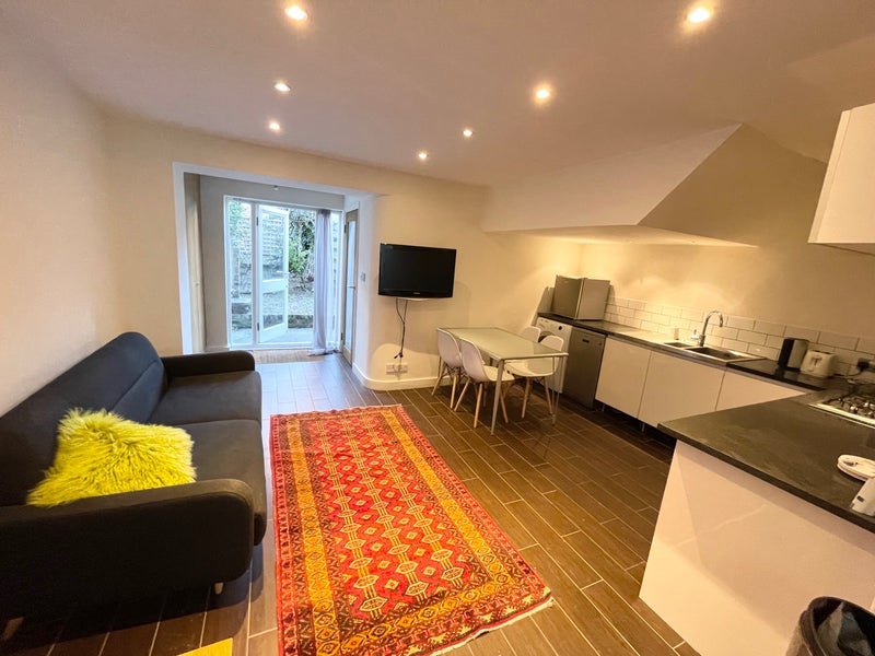 Flat Elia Street in Greater London