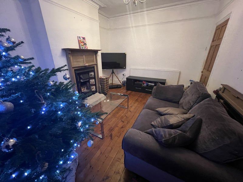 Room Sweetbriar Road in Leicester