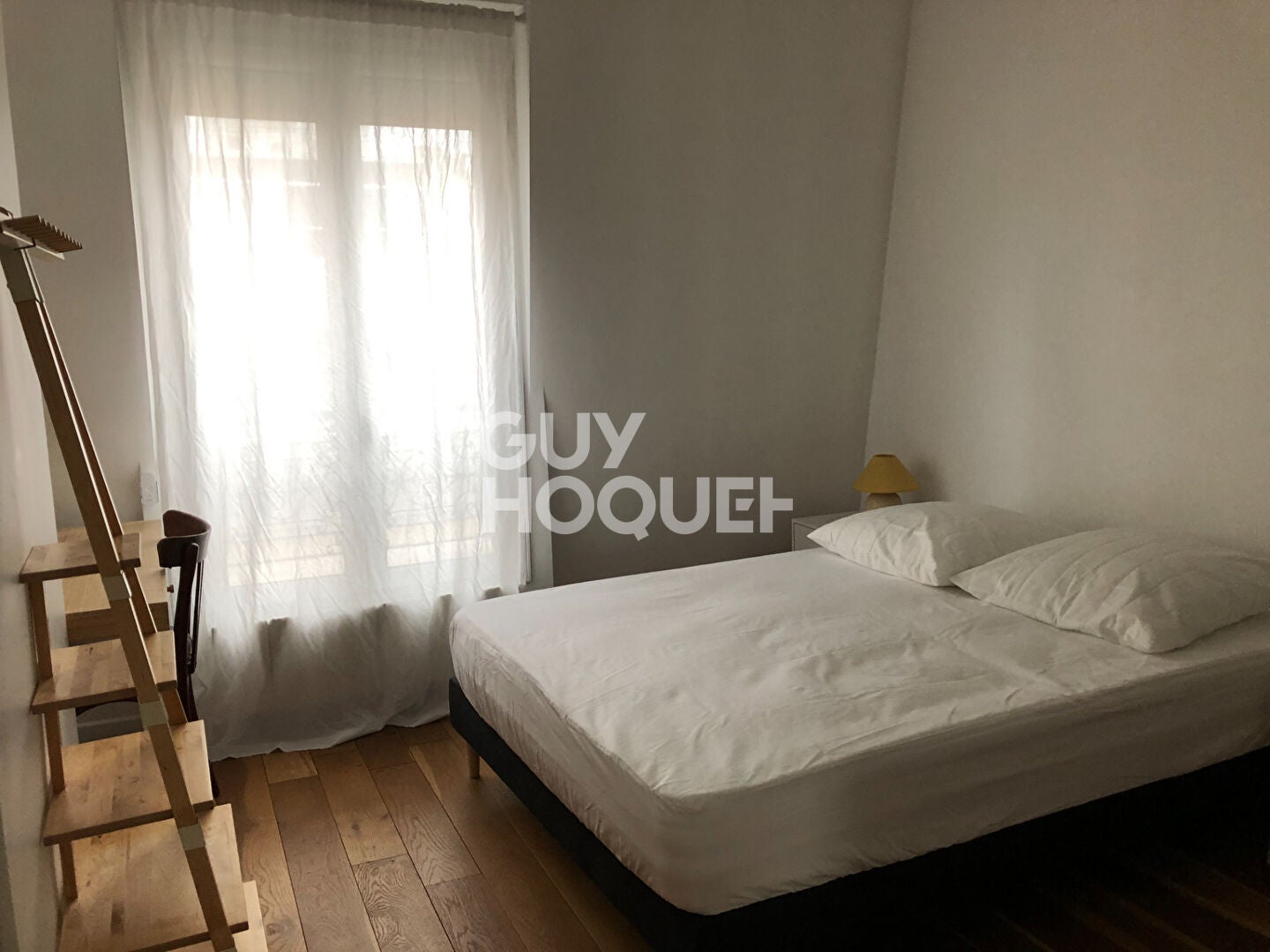 Flat Rue de la Nouvelle-Calédonie in Paris