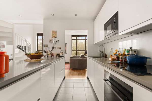 Flat Vicarage Crescent in Greater London