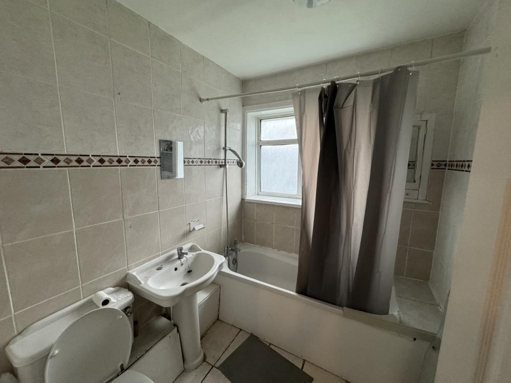 Room Winchester Road in Southampton