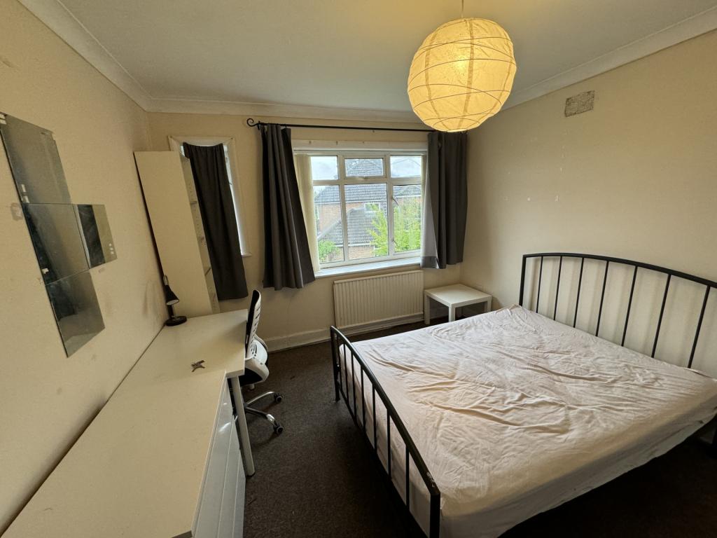 Room Winchester Road in Southampton